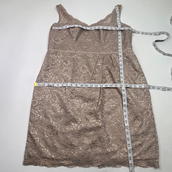 David's Bridal Nude Tan Lace Floral Overlay Mother of the Bride Dress size 18 2X - Picture 4 of 10